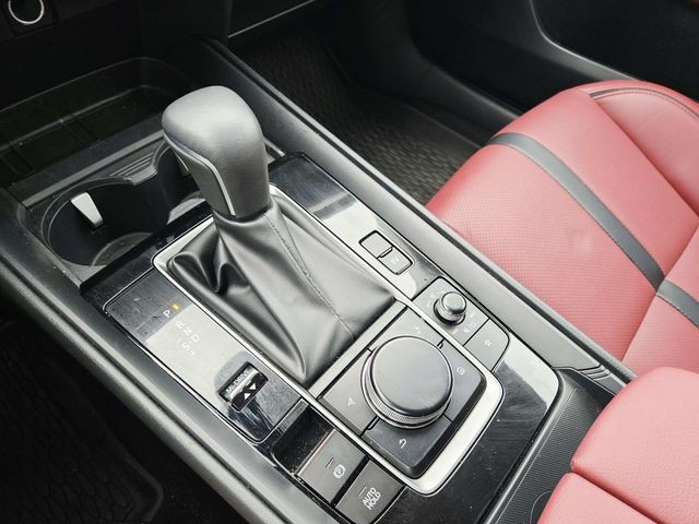 Mazda CX-50 Hybrid Vehicle Full-screen Gallery Image 26