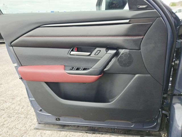 Mazda CX-50 Hybrid Vehicle Full-screen Gallery Image 31