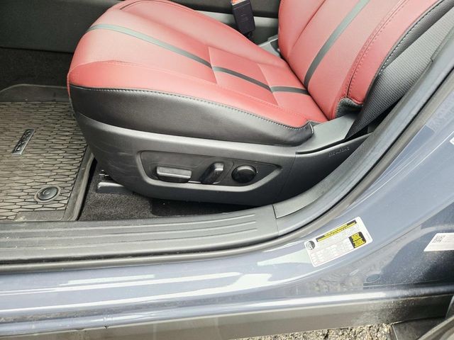 Mazda CX-50 Hybrid Vehicle Full-screen Gallery Image 34