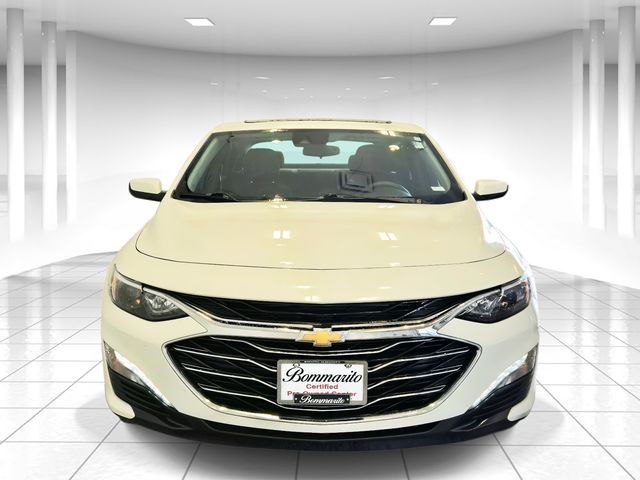 Chevrolet Malibu Vehicle Full-screen Gallery Image 05