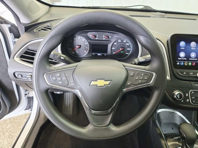 Chevrolet Malibu Vehicle Full-screen Gallery Image 16
