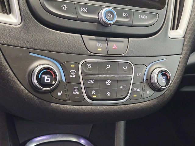 Chevrolet Malibu Vehicle Full-screen Gallery Image 24