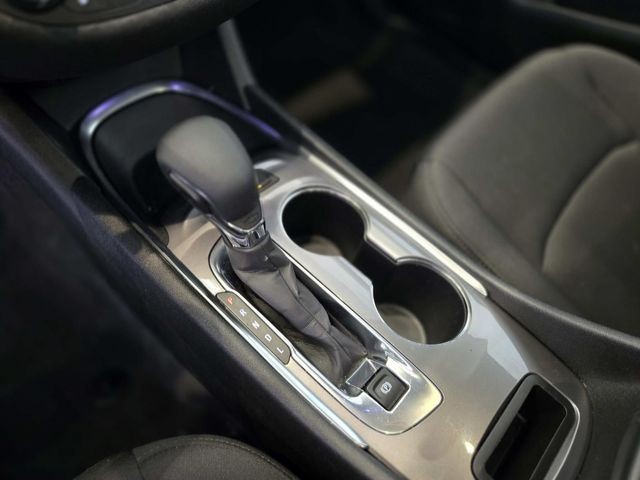 Chevrolet Malibu Vehicle Full-screen Gallery Image 26