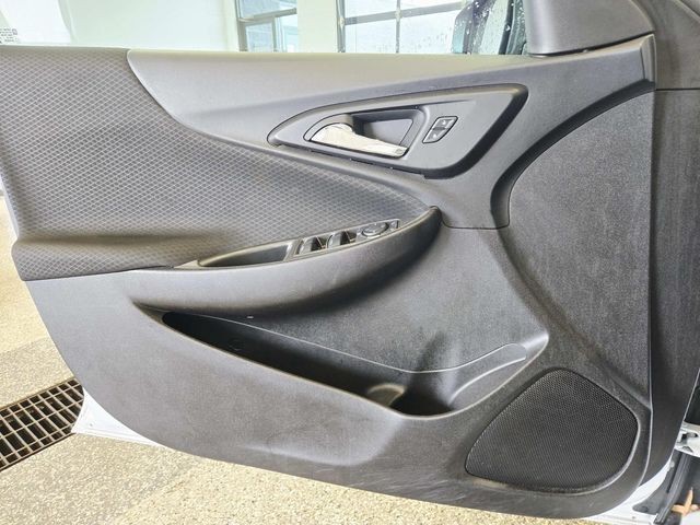 Chevrolet Malibu Vehicle Full-screen Gallery Image 29