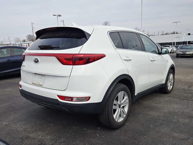 Kia Sportage Vehicle Full-screen Gallery Image 03