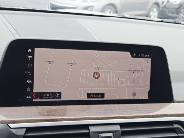 BMW X3 Vehicle Full-screen Gallery Image 10