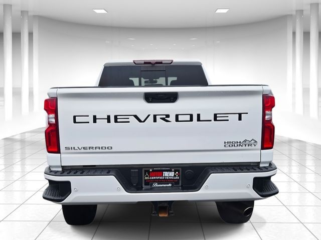 Chevrolet Silverado 2500HD Vehicle Full-screen Gallery Image 04