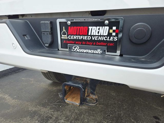 Chevrolet Silverado 2500HD Vehicle Full-screen Gallery Image 12