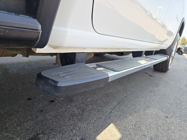 Chevrolet Silverado 2500HD Vehicle Full-screen Gallery Image 15