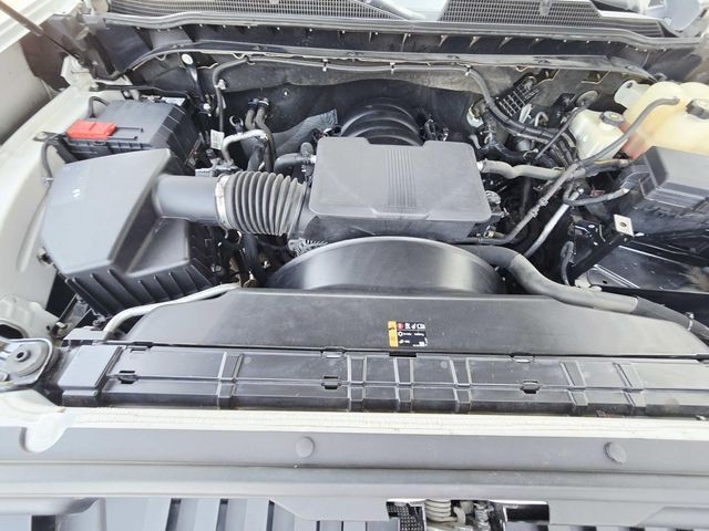 Chevrolet Silverado 2500HD Vehicle Full-screen Gallery Image 18