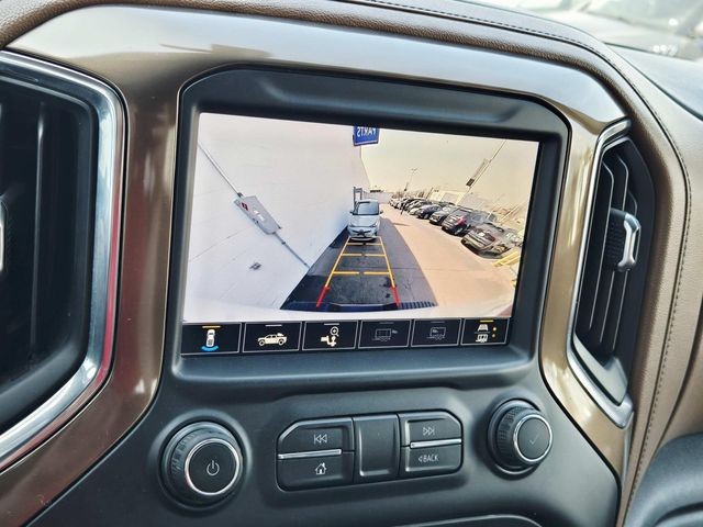 Chevrolet Silverado 2500HD Vehicle Full-screen Gallery Image 26