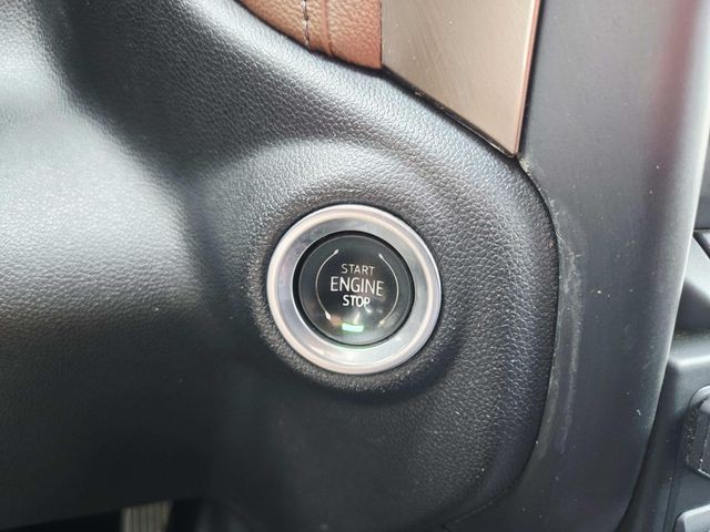 Chevrolet Silverado 2500HD Vehicle Full-screen Gallery Image 30