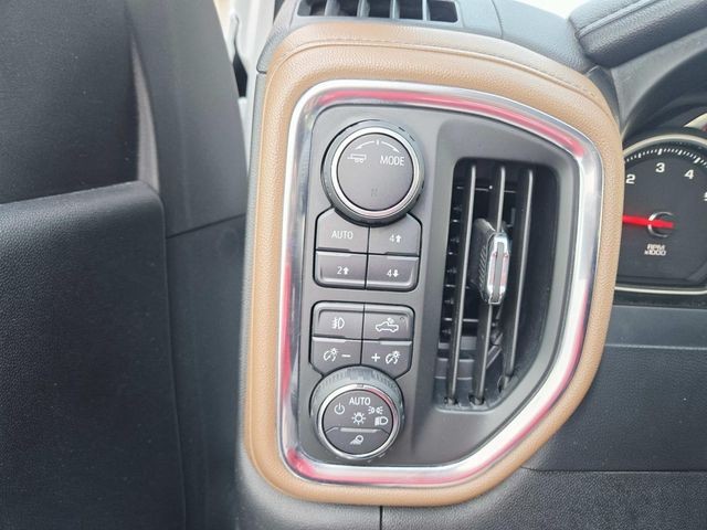 Chevrolet Silverado 2500HD Vehicle Full-screen Gallery Image 32