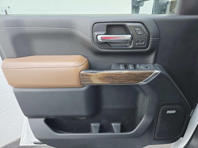 Chevrolet Silverado 2500HD Vehicle Full-screen Gallery Image 33