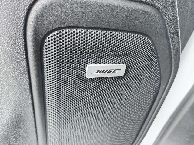 Chevrolet Silverado 2500HD Vehicle Full-screen Gallery Image 36