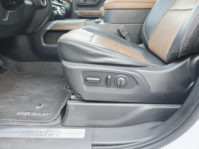 Chevrolet Silverado 2500HD Vehicle Full-screen Gallery Image 37