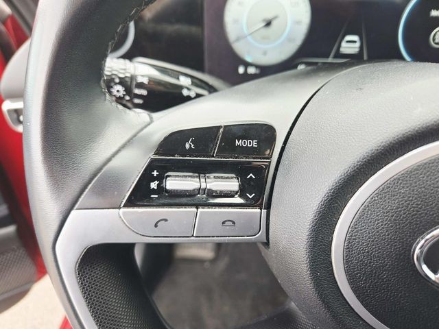 Hyundai Elantra Vehicle Full-screen Gallery Image 15