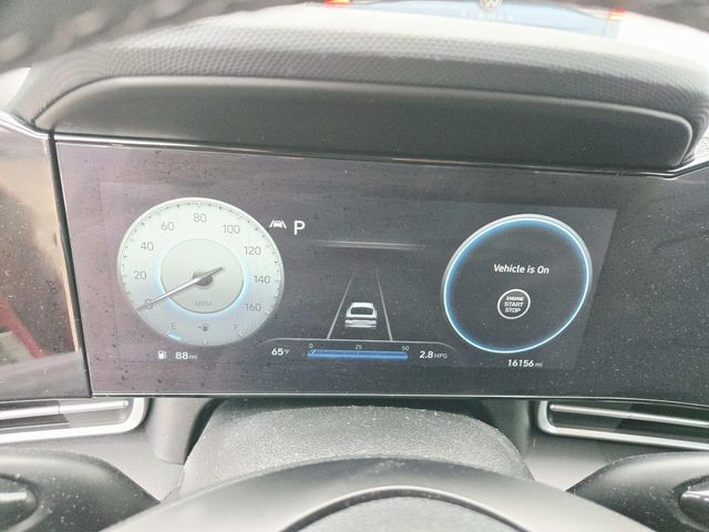 Hyundai Elantra Vehicle Full-screen Gallery Image 17