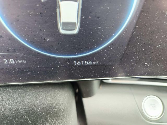 Hyundai Elantra Vehicle Full-screen Gallery Image 18