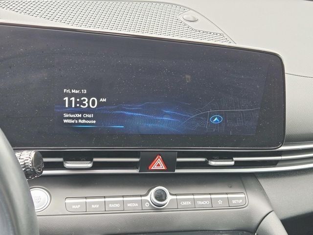 Hyundai Elantra Vehicle Full-screen Gallery Image 20