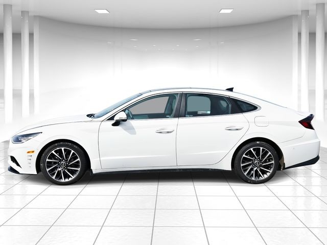 Hyundai Sonata Vehicle Full-screen Gallery Image 02