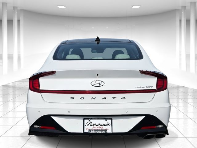 Hyundai Sonata Vehicle Full-screen Gallery Image 04