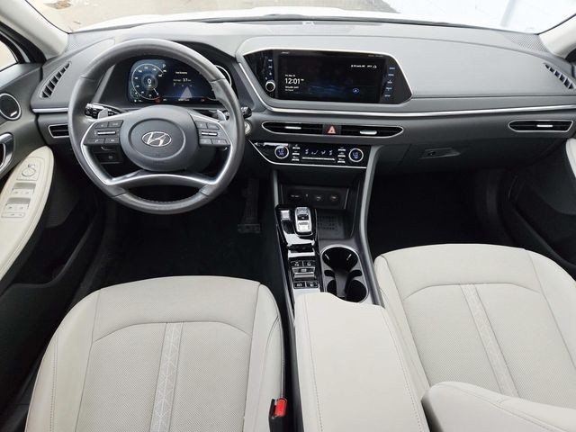 Hyundai Sonata Vehicle Full-screen Gallery Image 07