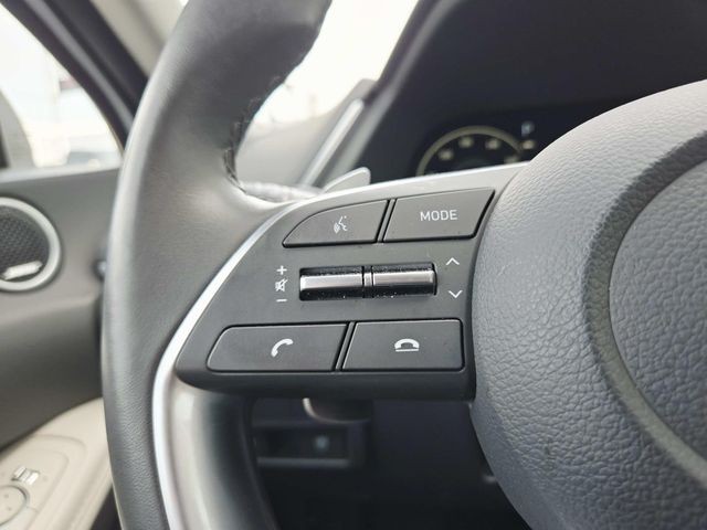 Hyundai Sonata Vehicle Full-screen Gallery Image 15