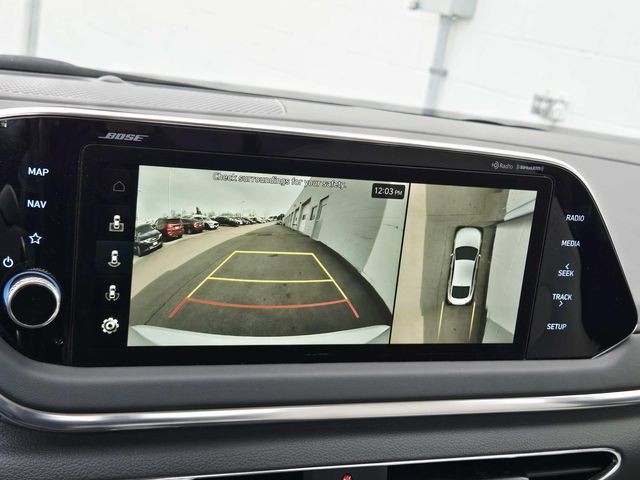 Hyundai Sonata Vehicle Full-screen Gallery Image 22