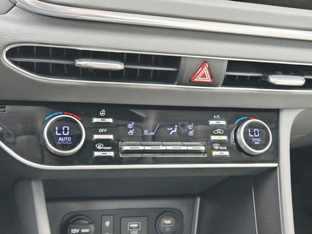 Hyundai Sonata Vehicle Full-screen Gallery Image 23