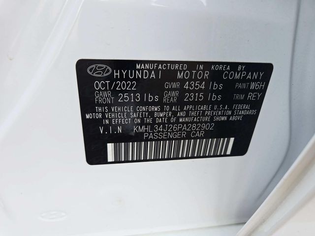 Hyundai Sonata Vehicle Full-screen Gallery Image 34