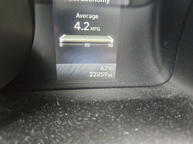 Hyundai Elantra Vehicle Full-screen Gallery Image 18