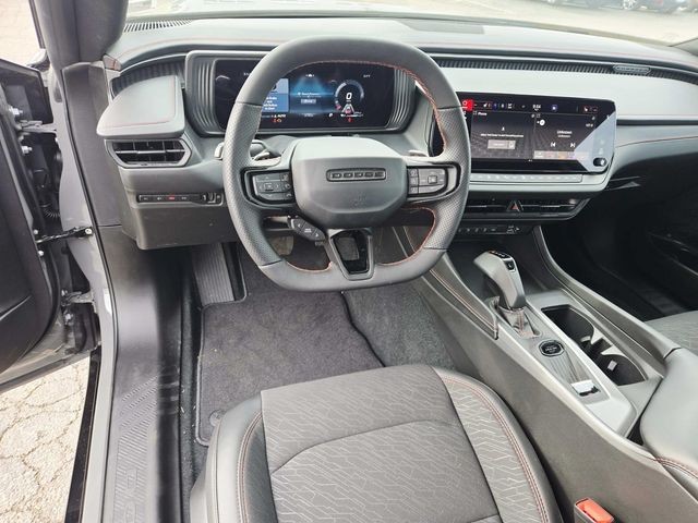 Dodge Charger Vehicle Full-screen Gallery Image 07