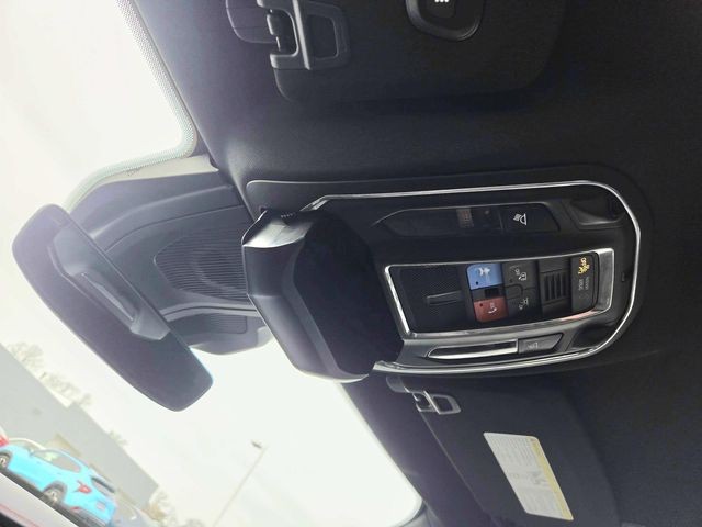 Dodge Charger Vehicle Full-screen Gallery Image 28