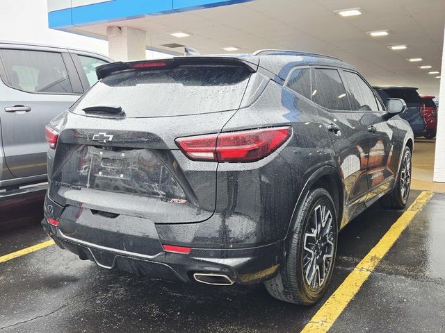 Chevrolet Blazer Vehicle Full-screen Gallery Image 03