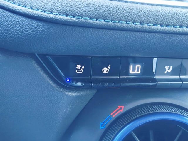 Chevrolet Blazer Vehicle Full-screen Gallery Image 13