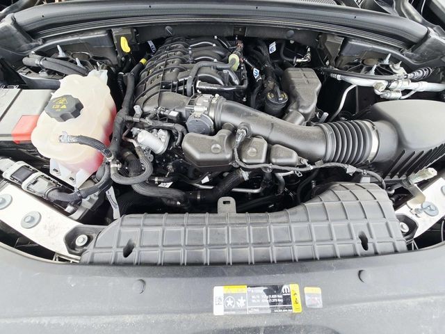 Jeep Grand Cherokee L Vehicle Full-screen Gallery Image 16