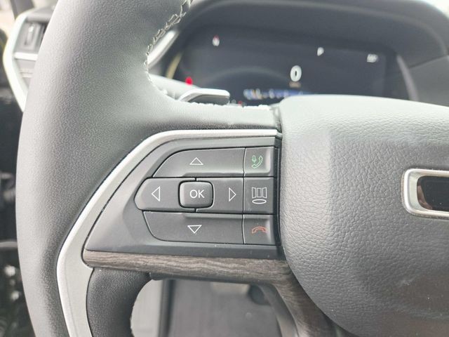 Jeep Grand Cherokee L Vehicle Full-screen Gallery Image 18