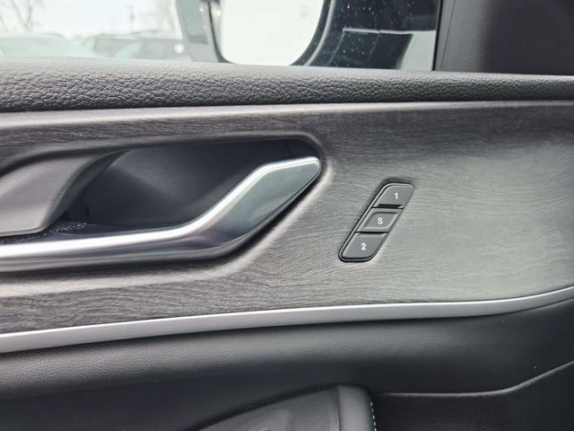 Jeep Grand Cherokee L Vehicle Full-screen Gallery Image 33