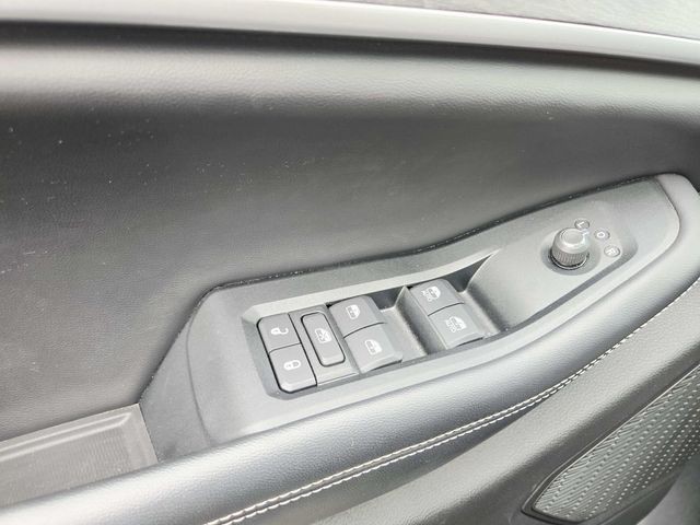 Jeep Grand Cherokee L Vehicle Full-screen Gallery Image 34