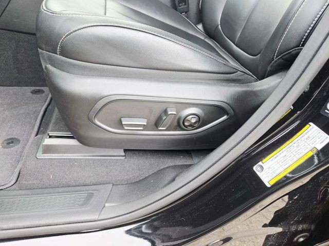 Jeep Grand Cherokee L Vehicle Full-screen Gallery Image 35