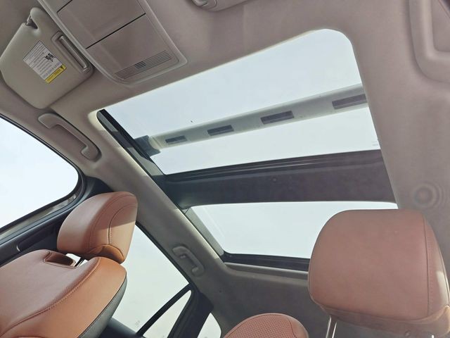 Mazda CX-50 Vehicle Full-screen Gallery Image 06