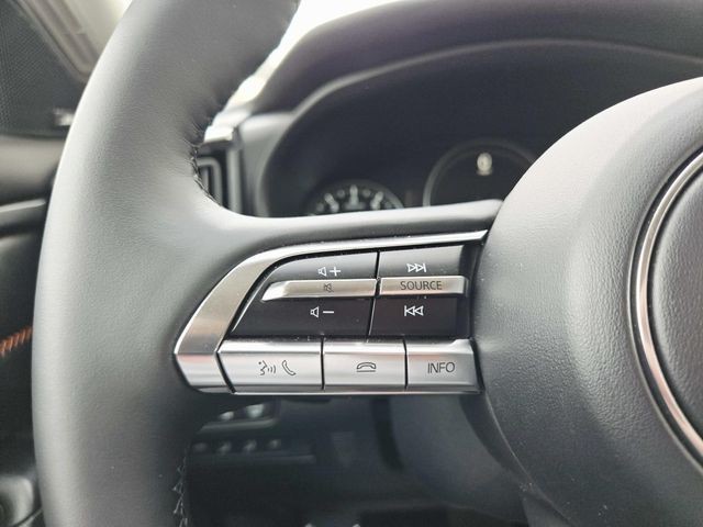 Mazda CX-50 Vehicle Full-screen Gallery Image 16