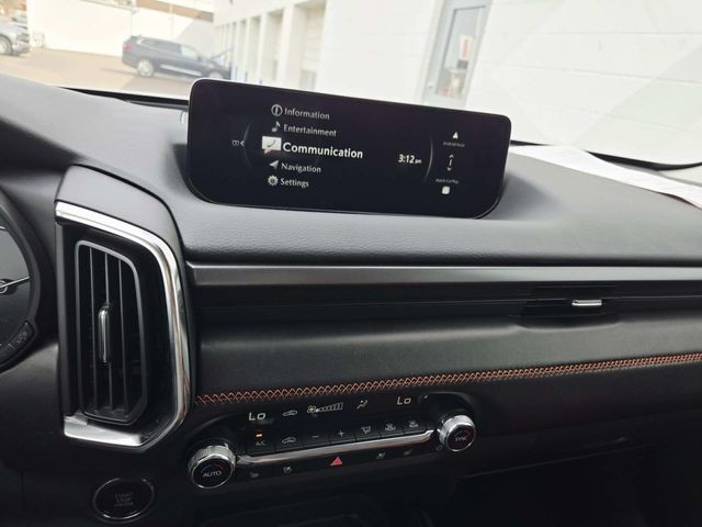 Mazda CX-50 Vehicle Full-screen Gallery Image 20