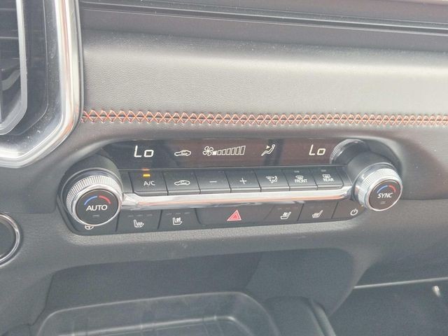 Mazda CX-50 Vehicle Full-screen Gallery Image 24