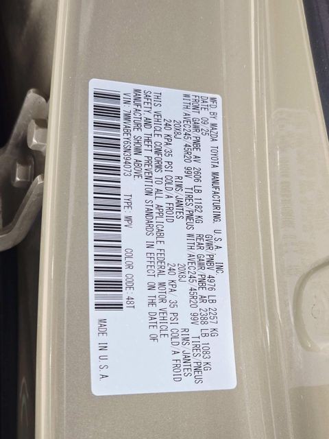 Mazda CX-50 Vehicle Full-screen Gallery Image 36