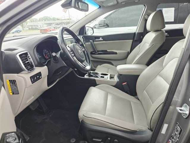 Kia Sportage Vehicle Full-screen Gallery Image 09