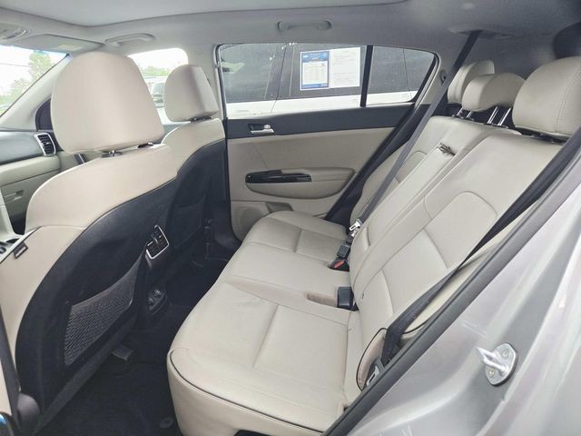 Kia Sportage Vehicle Full-screen Gallery Image 10