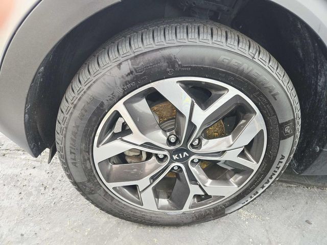 Kia Sportage Vehicle Full-screen Gallery Image 15