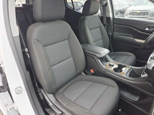 GMC Acadia Vehicle Full-screen Gallery Image 14